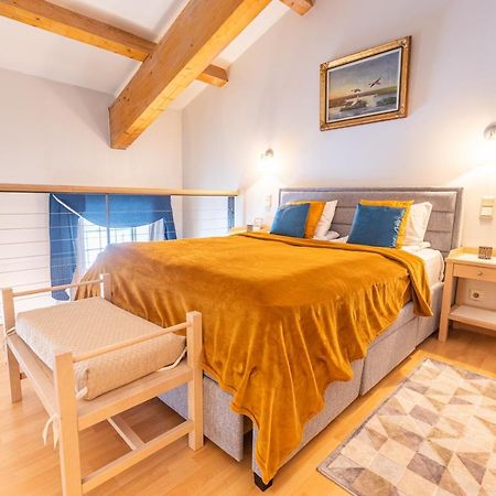 Daily Apartments - Split Level Apartment Near Port Tallinn Bagian luar foto